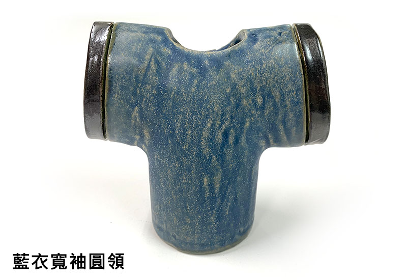 客家服飾筆筒-藍衣寬袖圓領